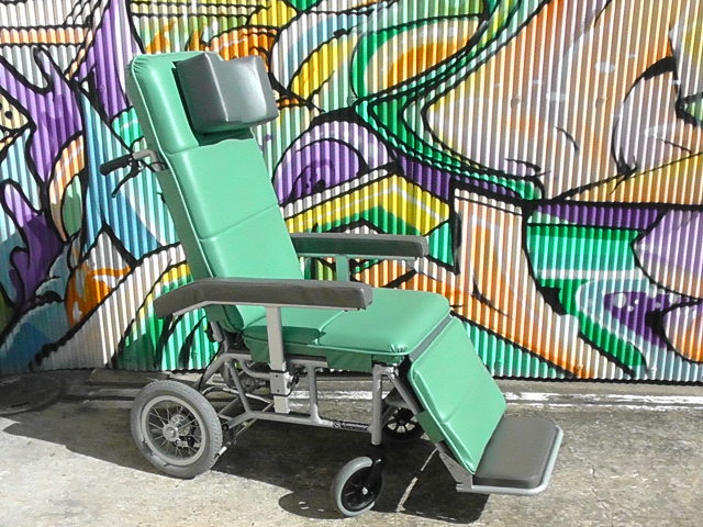カワムラサイクル フルリクライニング車いす 介助ブレーキ付