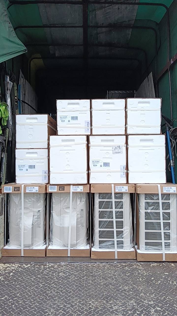 ✨新品✨エアコン大量　入荷！！