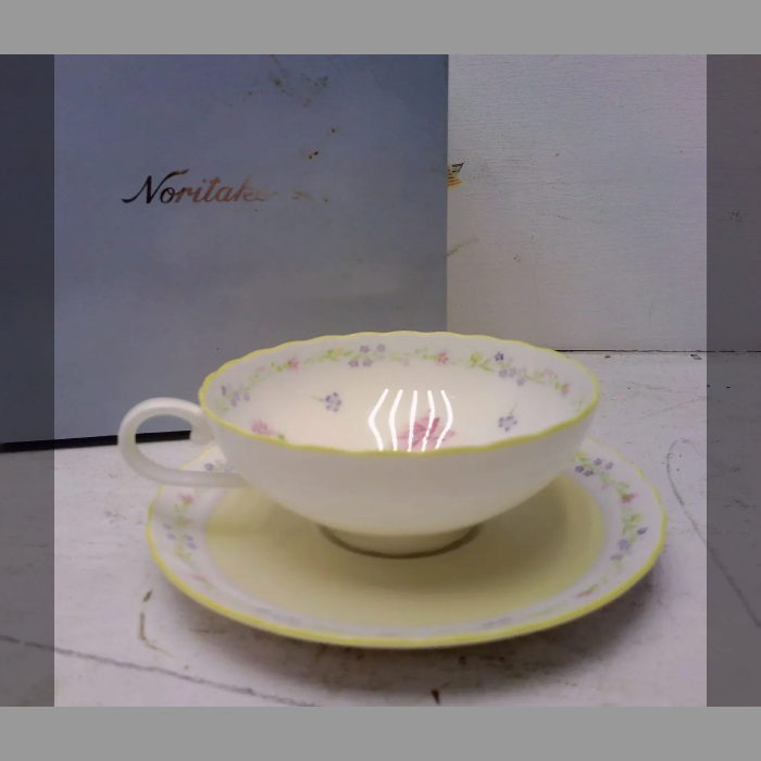 Noritake　ノリタケ　ジュヌ・フレール　ティーカップ＆ソーサー　